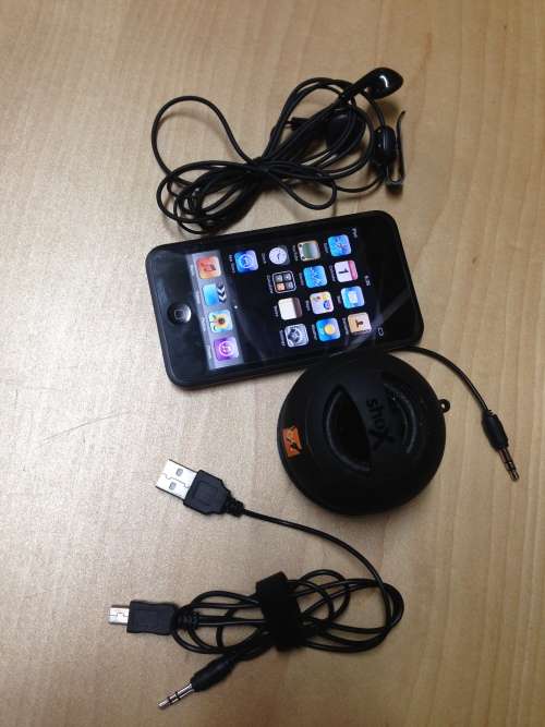 Today Special : Apple iPod touch 16GB With  shoXmaxi